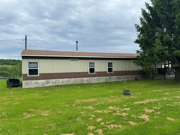 36 North St, Whitney Point, NY 13862