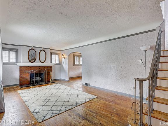 3rd image of 6464 Coleman St