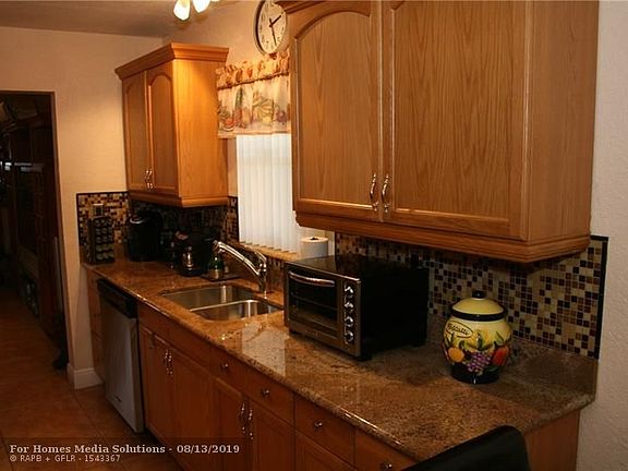 4th image of 8905 NW 38th Dr #4