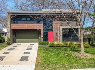 3906 W 69th St, Prairie Village, KS 66208