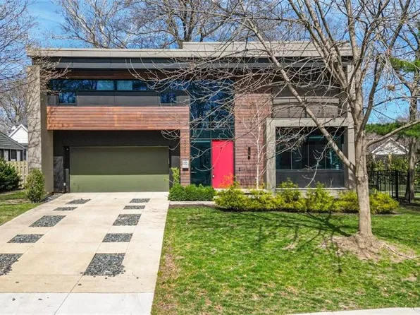 3906 W 69th St, Prairie Village, KS 66208