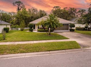 960 Vindale Rd, Tavares, FL 32778