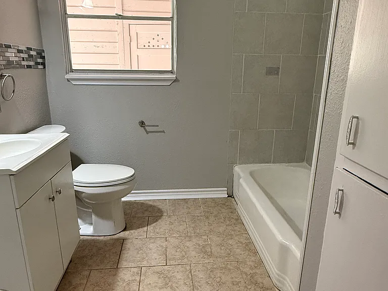 4318 Diamondhead Dr — Photo 9