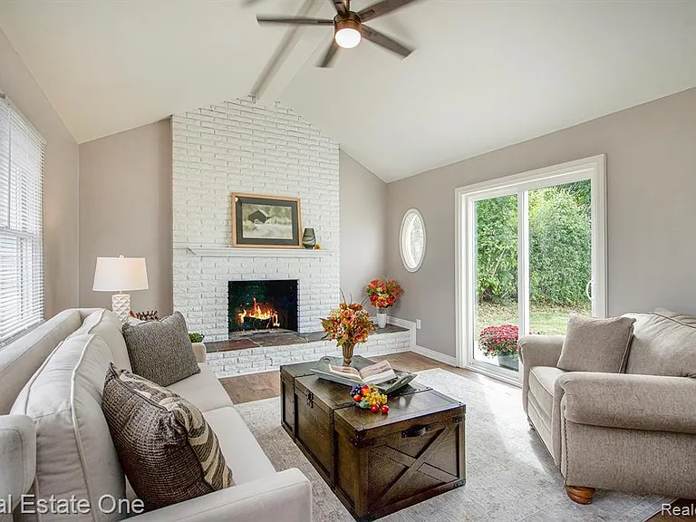 51275 Seven Mile Rd — Photo 10