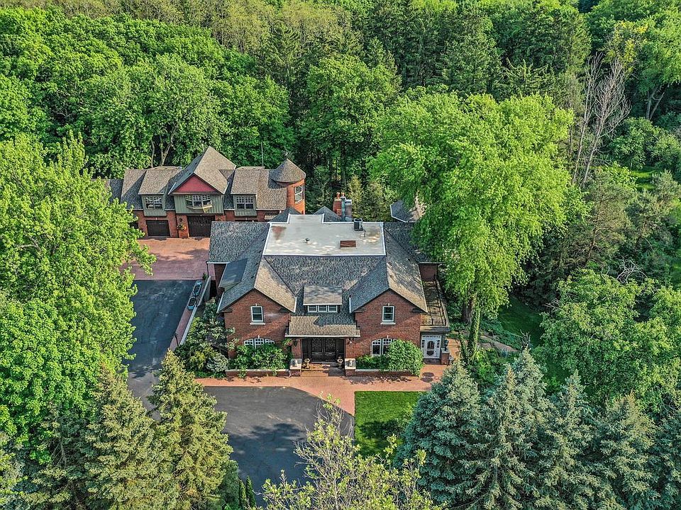 4408 Deer Park Rd, Oconomowoc, WI 53066 MLS 1821404 Zillow