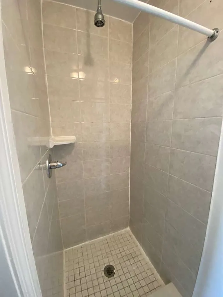 3 bed, 1.0 bath, $2,700 — Photo 2