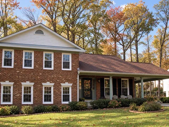 12212 Redwood Ct, Woodbridge, VA 22192