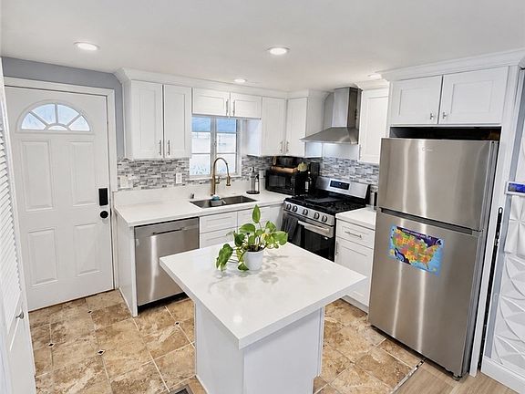 3rd image of 18035 Soledad Canyon Rd Space 47