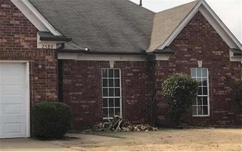 2nd image of 2589 Blue Ridge Dr