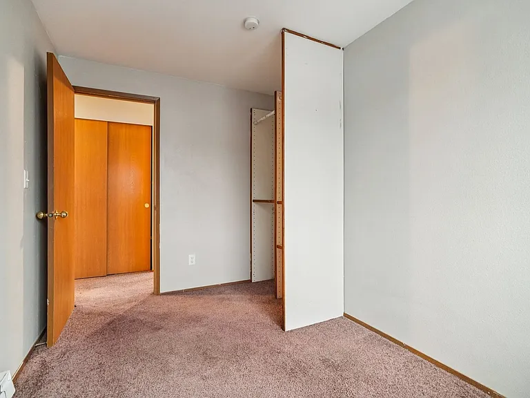 Adams Court Apartments — Photo 71