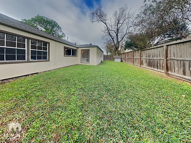 2103 Woodland Springs St — Photo 26