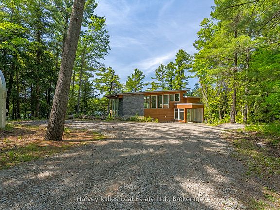5th image of 43 Houston Ln