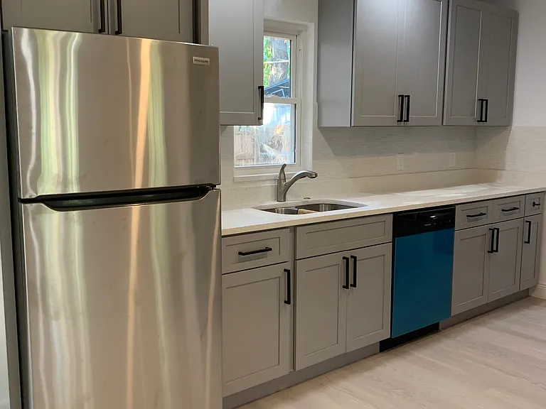 183 E Grand Bend Ave — Photo 15