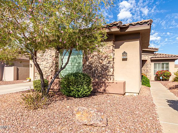 4th image of 1828 E DESERT Lane