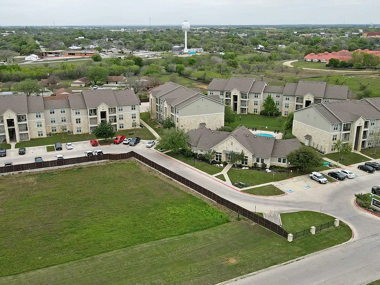Oakland Hills Apartments — Photo 9