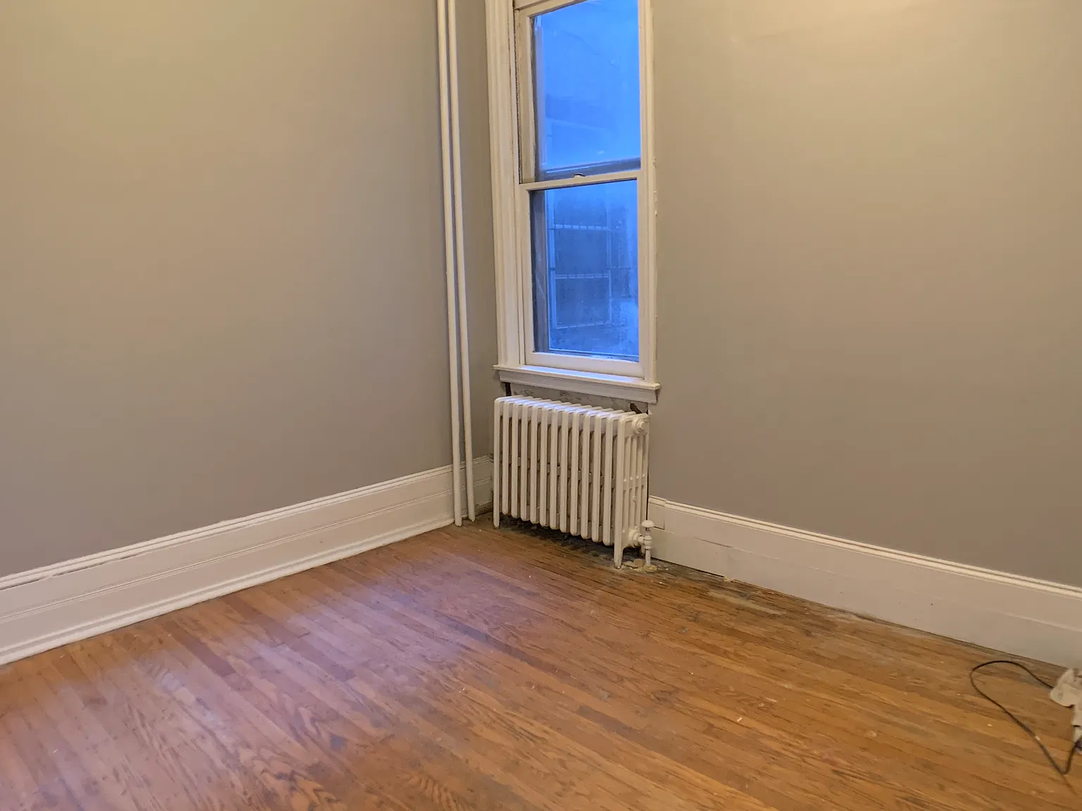 1 bed, 400 sqft, $1,050 — Photo 2