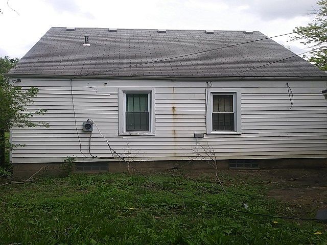 2nd image of 18911 Vaughan St