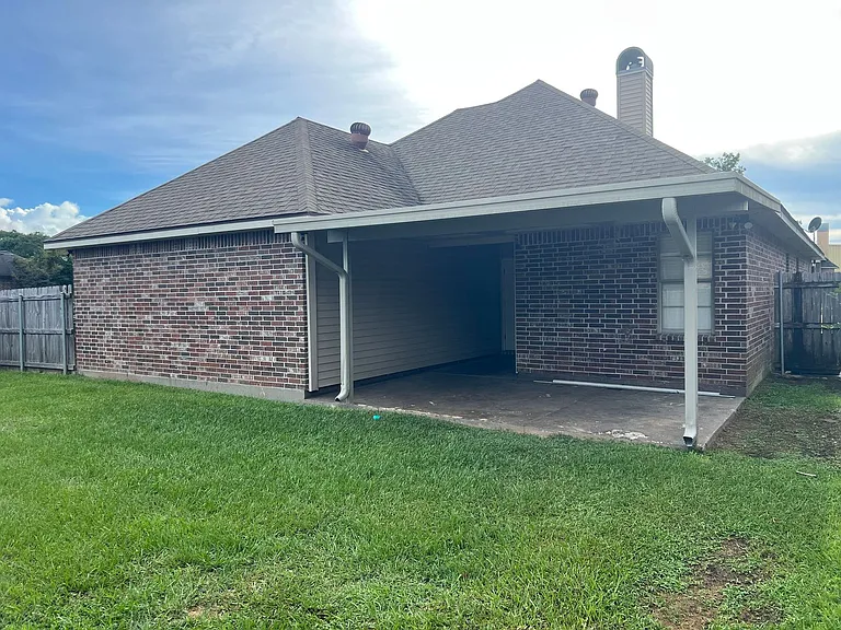 114 Colchester Dr — Photo 18
