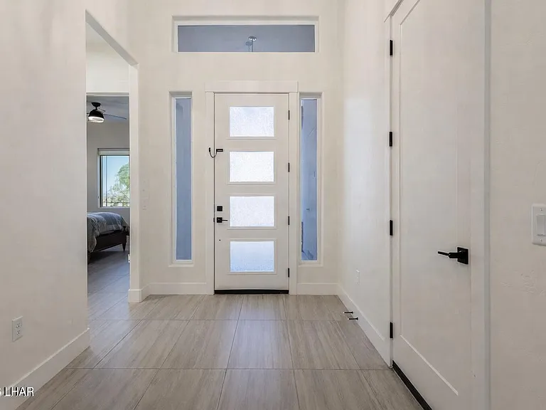 1631 E Laurel Dr — Photo 24