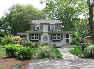 44 Rose Hill Rd, Saunderstown, RI 02874