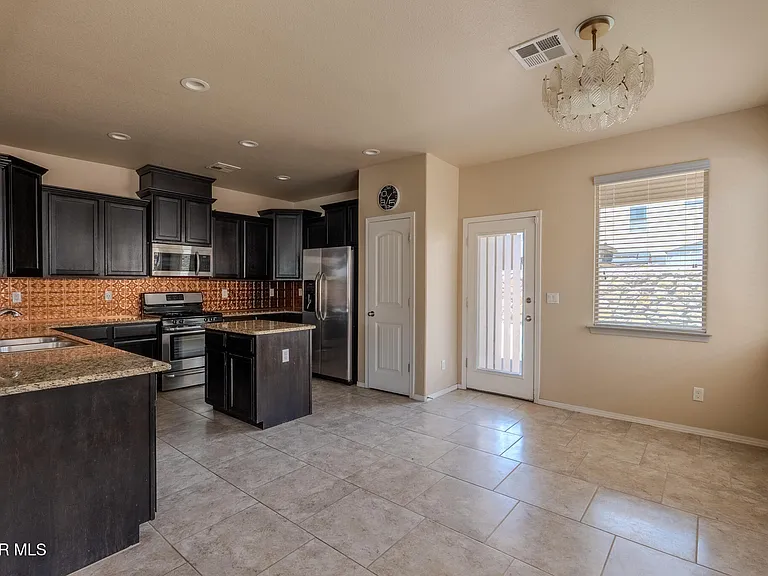 12485 Knightsbridge Dr — Photo 13