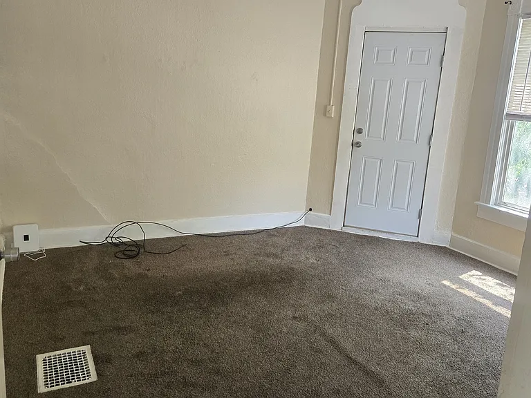 751 W Abriendo Ave #B — Photo 5