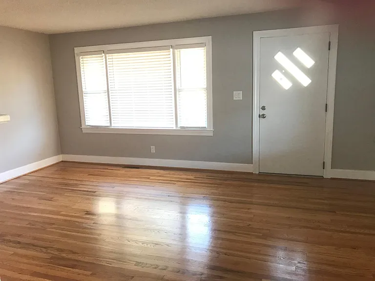 2702 Crockett Dr — Photo 12