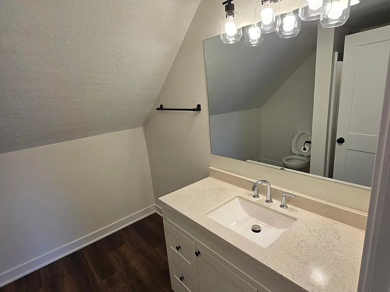 308 Cedar Ave #308.5 — Photo 6