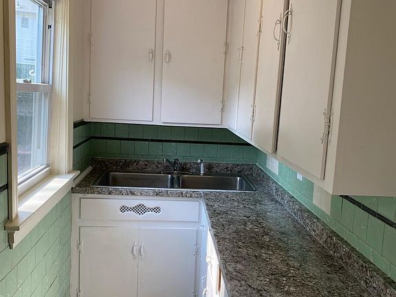 4th image of 59 E Main St #59