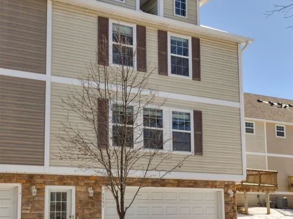 5531 Boston Ct, Johnston, IA 50131