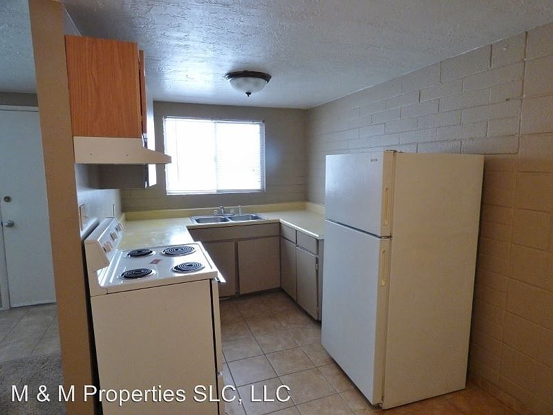 2nd image of 805 S Cheyenne St APT 3
