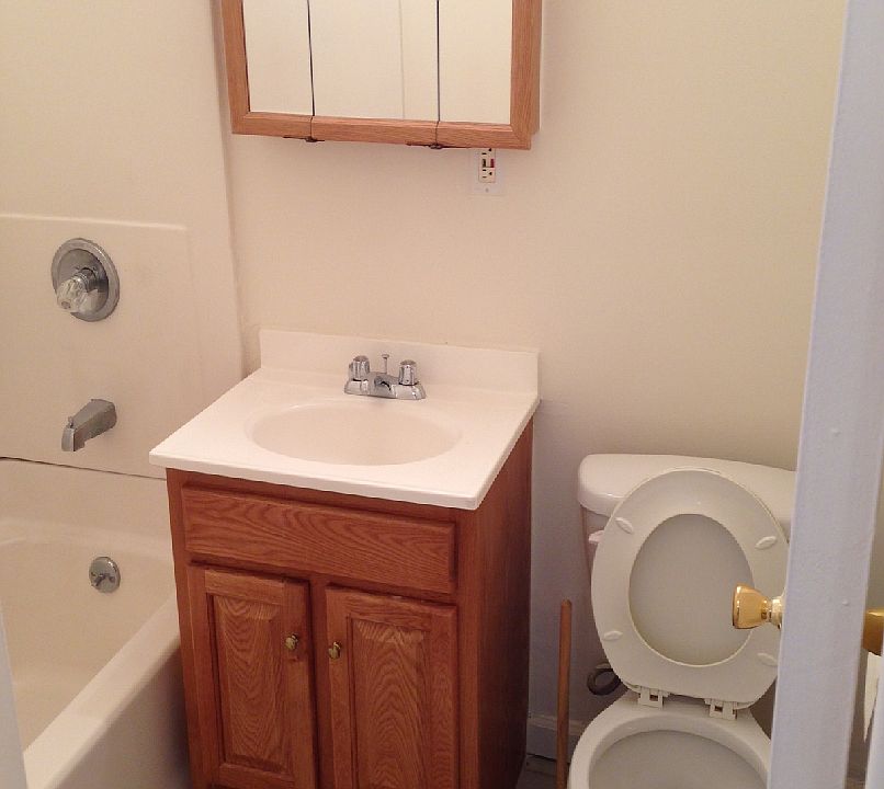 1st image of 300 E 96th St APT 3C