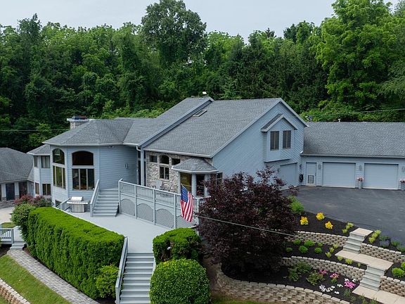 4th image of 3020 Pond Dr