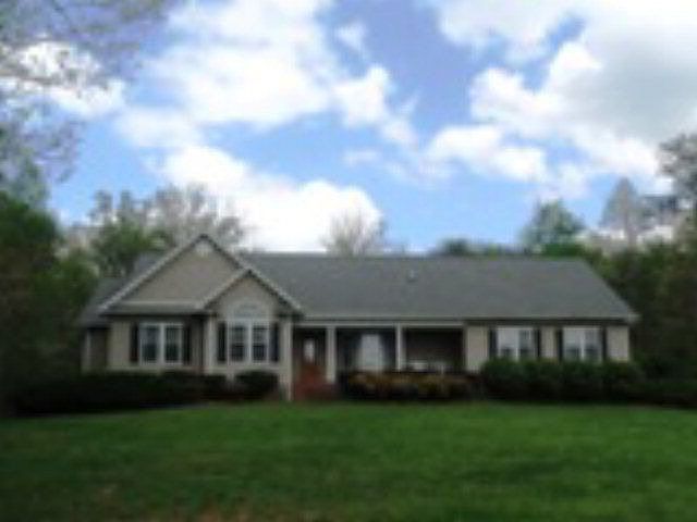 1st image of 128 Drumheller Ct