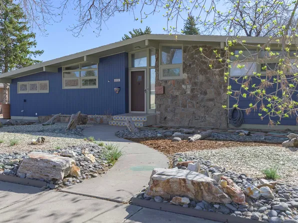 565 N Division St, Powell, WY 82435