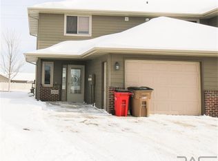 2008 S Barret Pl, Sioux Falls, SD 57106