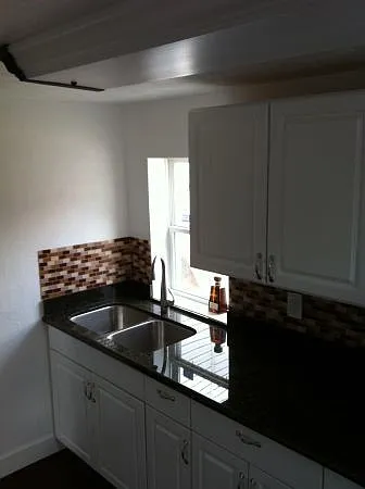 Building Photo - 1519 Bingham St