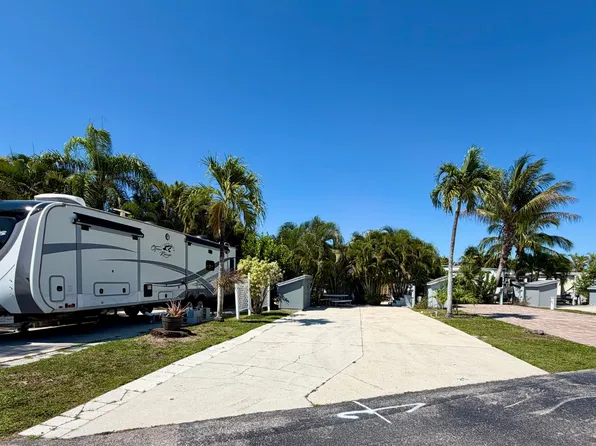 150 Smallwood Dr #25, Chokoloskee, FL 34138