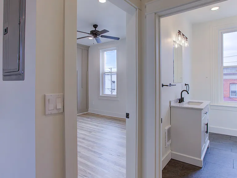 11 E Walnut St #4 — Photo 8