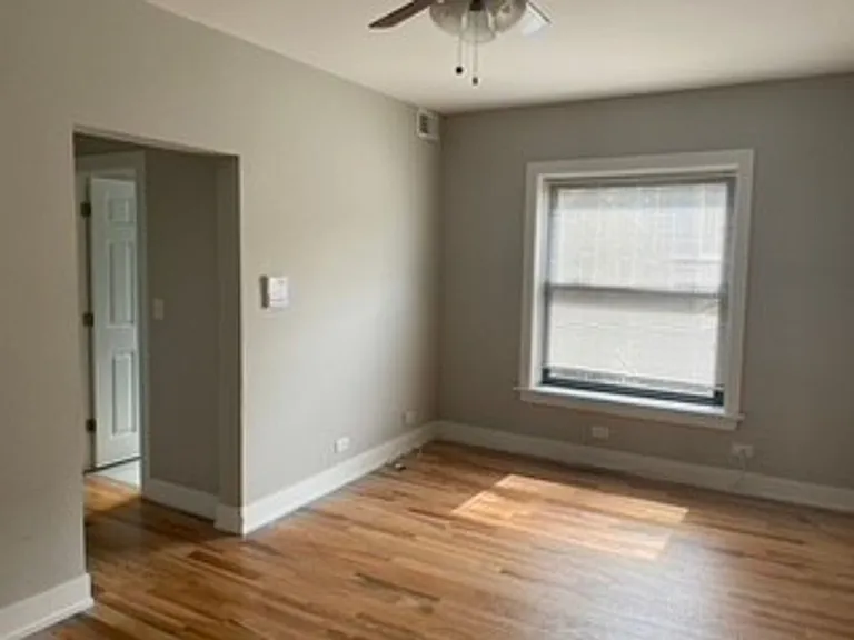 820-826 W. Cuyler — Photo 10
