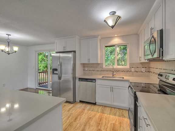 5th image of 23621 52nd Ave E