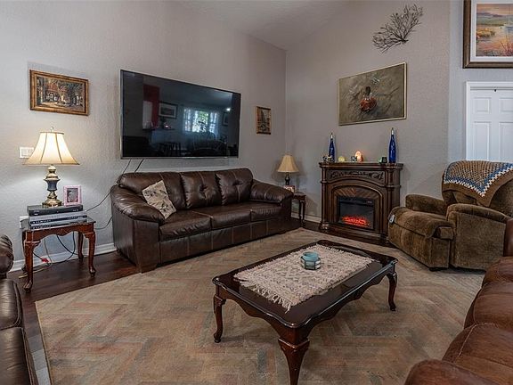 4th image of 1336 NE 154th Ave