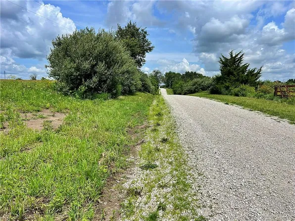 E 220th Ln, Bethany, MO 64424