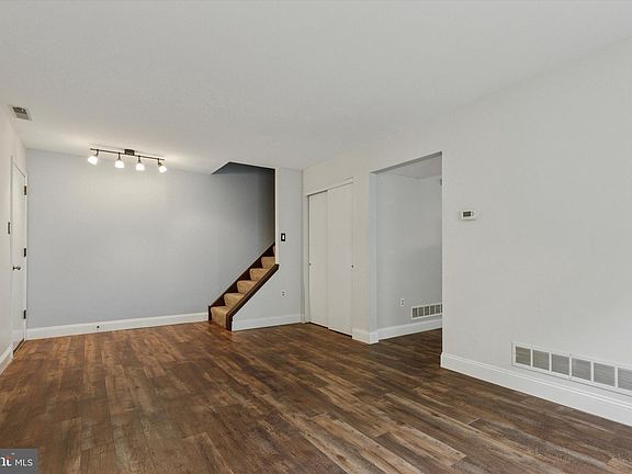 3rd image of 25 Highland Ave