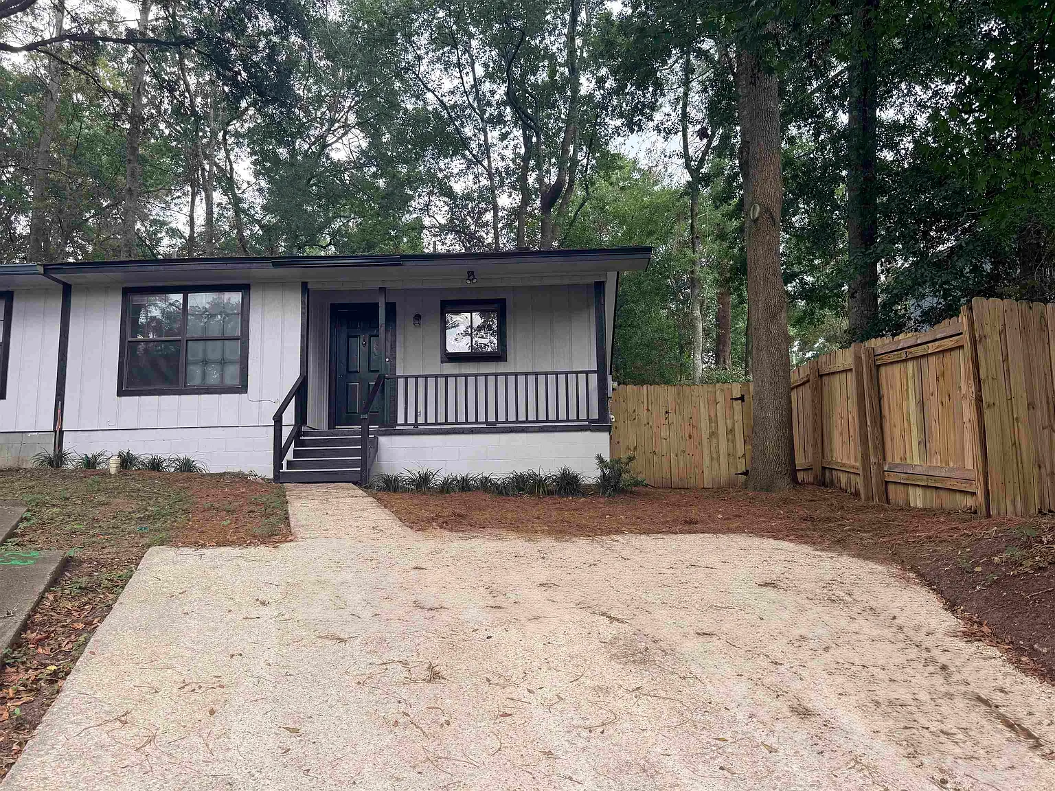 2 bed, 2.0 bath, 1052 sqft, $1,400 — Photo 2