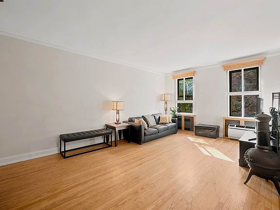 3rd image of 357 W 55th St APT 2C
