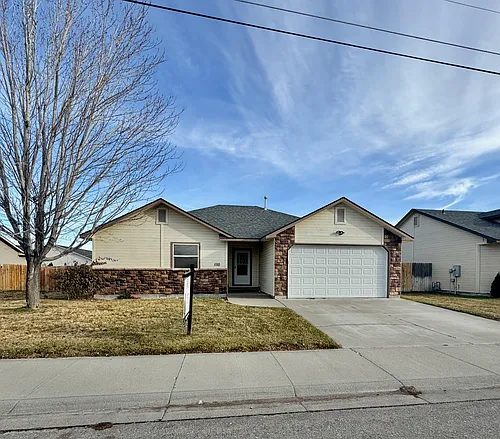 1110 SW Isaac Ln Photo 1
