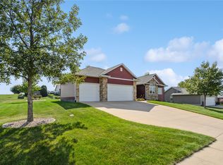490 Erusha Dr NE, Walford, IA
