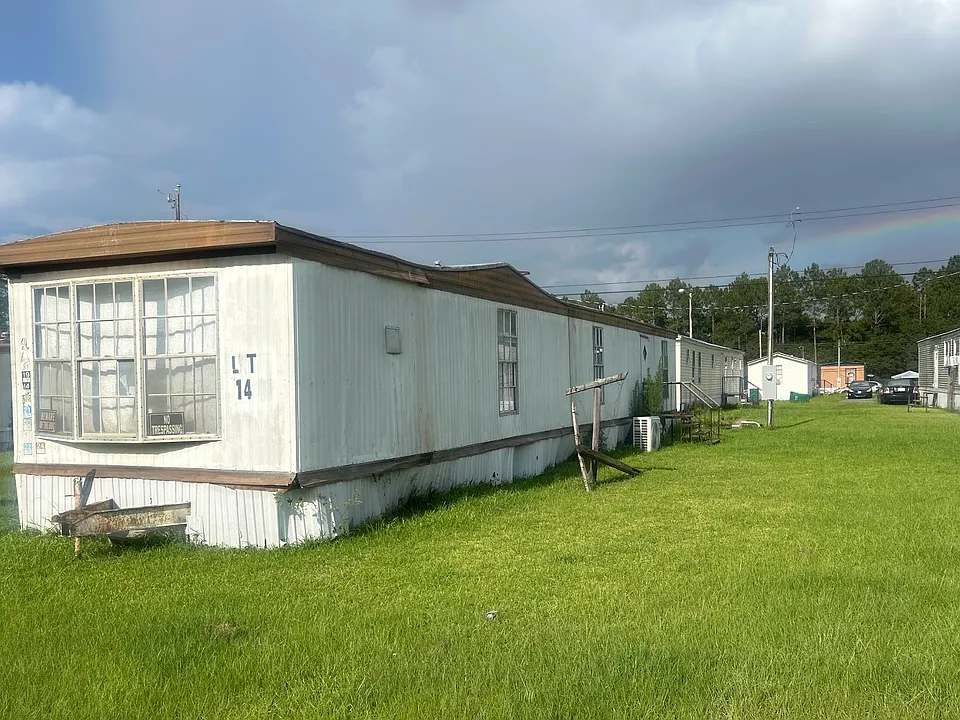 100 Bridges St #14