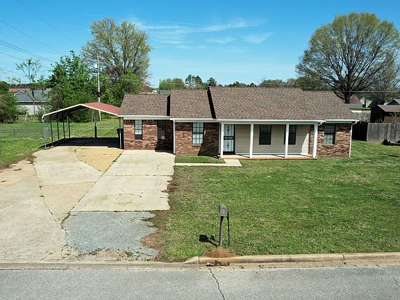 3rd image of 804 Fairlawn Dr
